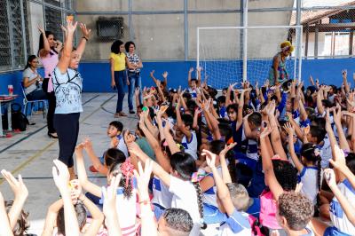 Professora da rede municipal de ensino é premiada nacionalmente