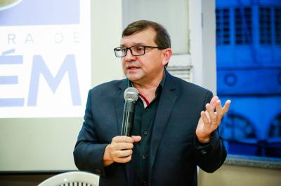 Fundo Ver-o-Sol entrega certificados de capacitação para garçons e empreendedores