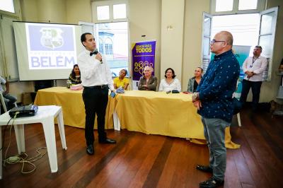 Fundo Ver-o-Sol entrega certificados de capacitação para garçons e empreendedores