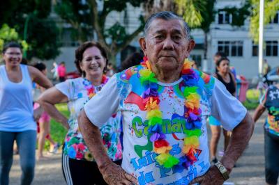 Aulão de Carnaval da Academia ao Ar Livre leva quase 300 alunos à praça Brasil