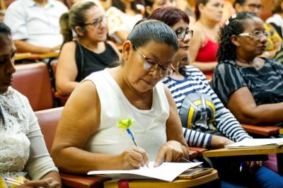 Merendeiras aprovadas em processo seletivo da Semec são capacitadas