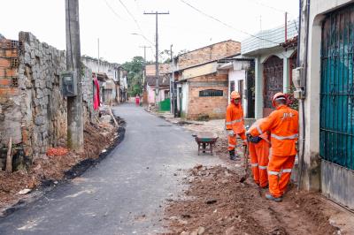 Drenagem e pavimentação da Passagem Santa Clara