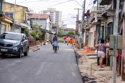 Drenagem e pavimentação da Passagem Santa Clara