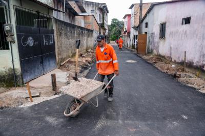 Drenagem e pavimentação da Passagem Santa Clara