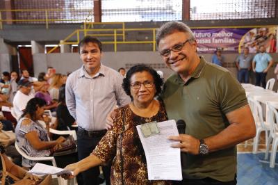 Novos contemplados do Residencial Quinta dos Paricás assinam contrato dos imóveis