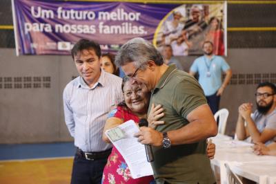 Novos contemplados do Residencial Quinta dos Paricás assinam contrato dos imóveis