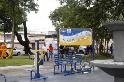 Academia ao Ar Livre da Praça Amazonas é reinaugurada com novos equipamentos