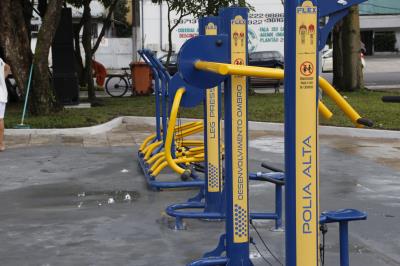 Academia ao Ar Livre da Praça Amazonas é reinaugurada com novos equipamentos