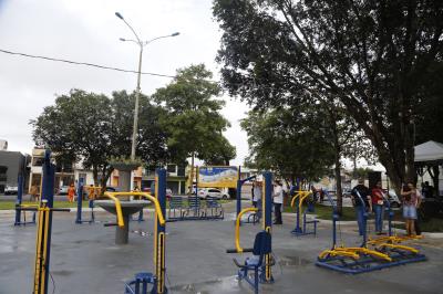 Academia ao Ar Livre da Praça Amazonas é reinaugurada com novos equipamentos