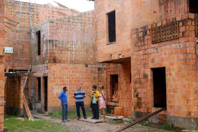 Prefeitura leva mutirão de limpeza para a comunidade da Vila da Barca