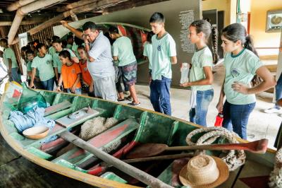 Estudantes da Escola Parque Bolonha visitam pontos turísticos de Belém