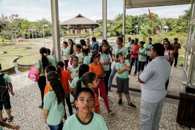 Estudantes da Escola Parque Bolonha visitam pontos turísticos de Belém