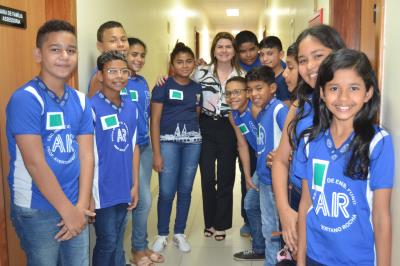 Alunos da Escola Municipal Avertano Rocha visitam o Fórum em Icoaraci