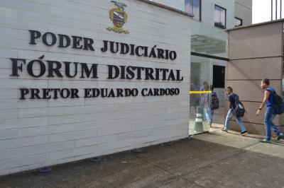 Alunos da Escola Municipal Avertano Rocha visitam o Fórum em Icoaraci