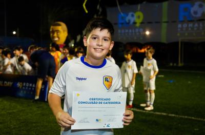 Parceria da Prefeitura com a academia de futebol de Ronaldo "Fenômeno" atenderá 300 jovens