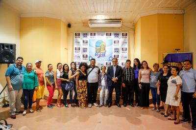 Prefeitura entrega auxílio aluguel para as vítimas do incêndio em Canudos