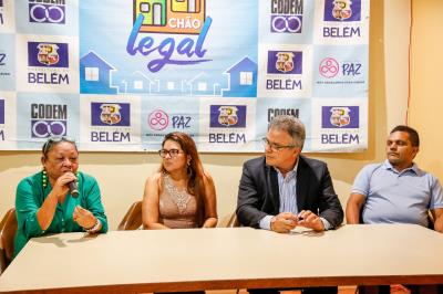 Prefeitura entrega auxílio aluguel para as vítimas do incêndio em Canudos