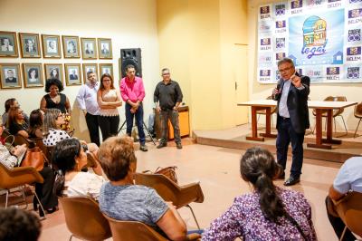 Prefeitura entrega auxílio aluguel para as vítimas do incêndio em Canudos