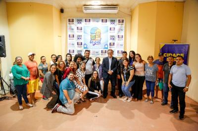 Prefeitura entrega auxílio aluguel para as vítimas do incêndio em Canudos