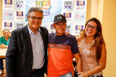 Prefeitura entrega auxílio aluguel para as vítimas do incêndio em Canudos