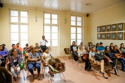 Prefeitura entrega auxílio aluguel para as vítimas do incêndio em Canudos