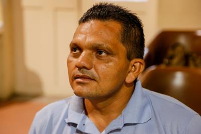 Prefeitura entrega auxílio aluguel para as vítimas do incêndio em Canudos