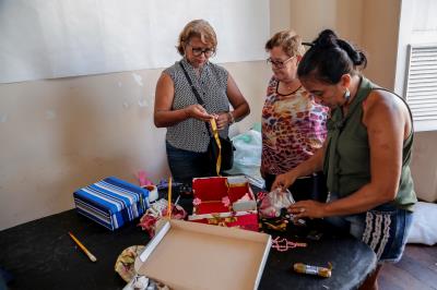 Empreendimento feminino faz parte do encerramento das oficinas de artesanato da Combel