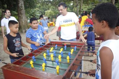 Shows musicais, bolo e desfile encerram os festejos do aniversário de Outeiro