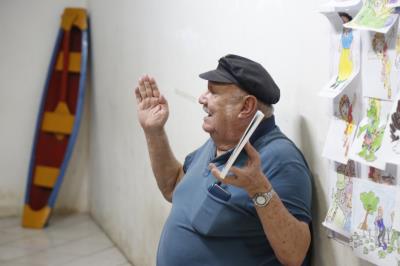Estudantes da Escola Padre Leandro recebem a visita do escritor Walcyr Monteiro