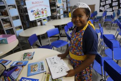 Estudantes da Escola Padre Leandro recebem a visita do escritor Walcyr Monteiro