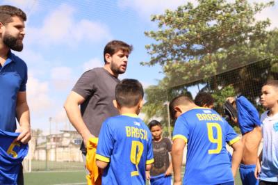 Parceria entre Prefeitura e R9 Academy transforma a vida de 300 crianças por meio do esporte