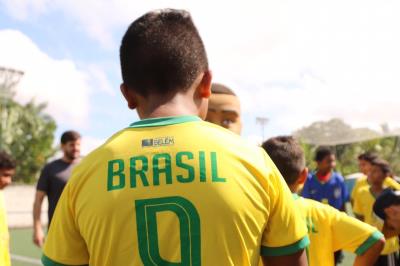 Parceria entre Prefeitura e R9 Academy transforma a vida de 300 crianças por meio do esporte