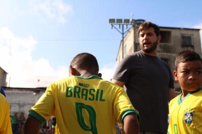 Parceria entre Prefeitura e R9 Academy transforma a vida de 300 crianças por meio do esporte