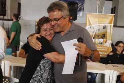 Novos contemplados para o Quinta dos Paricás assinam contrato dos imóveis