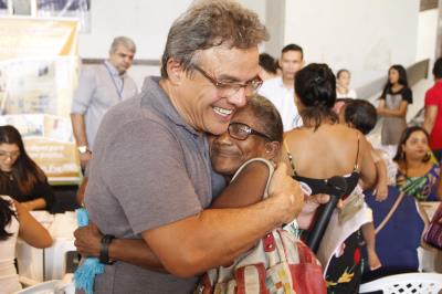 Novos contemplados para o Quinta dos Paricás assinam contrato dos imóveis