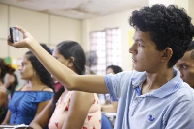Fundo Ver-o-Sol encerra curso para formação de garçom e garçonete