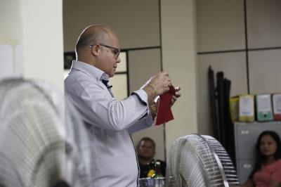 Fundo Ver-o-Sol encerra curso para formação de garçom e garçonete