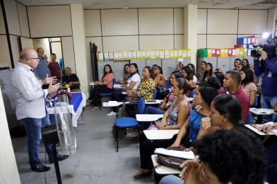 Fundo Ver-o-Sol encerra curso para formação de garçom e garçonete