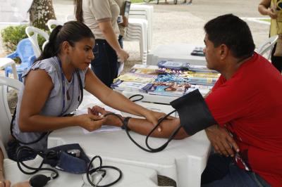 Academia ao Ar Livre é reinaugurada na praça Brasil