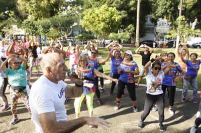Academia ao Ar Livre é reinaugurada na praça Brasil