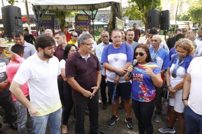 Academia ao Ar Livre é reinaugurada na praça Brasil