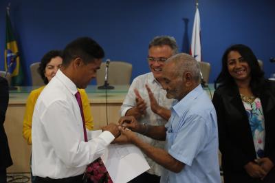 Prefeitura de Belém certifica turmas do curso de artesanato com materiais recicláveis