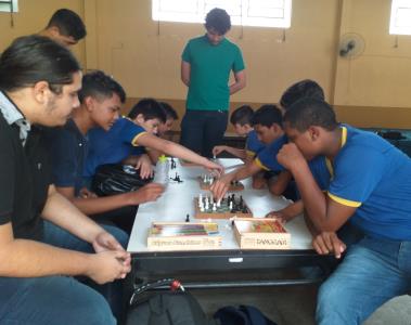 Jogos matemáticos estimulam alunos da escola Ruy da Silveira Brito