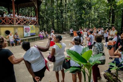 Idosos atendidos pelo Cras da Terra Firme ganham manhã de lazer no Bosque Rodrigues Alves