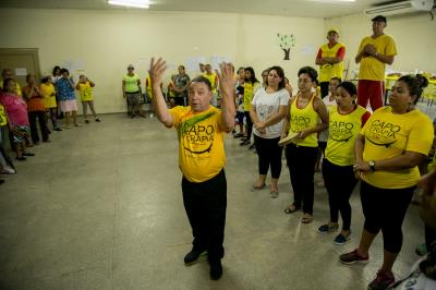 Unidade de saúde utiliza terapia alternativa em atividade com idosos