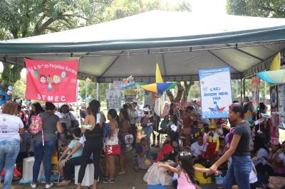 Crianças de escolas de Belém vão à praça da Bandeira declarar seus direitosr