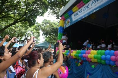 Crianças de escolas de Belém vão à praça da Bandeira declarar seus direitosr