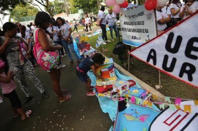 Crianças de escolas de Belém vão à praça da Bandeira declarar seus direitosr