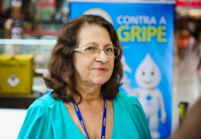 Vacinação contra a gripe imuniza população em shoppings da cidade