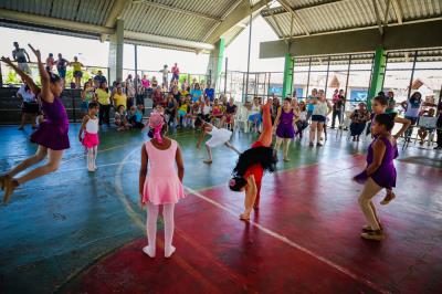 Moradores da Sacramenta conhecem projetos sociais da Prefeitura de Belém